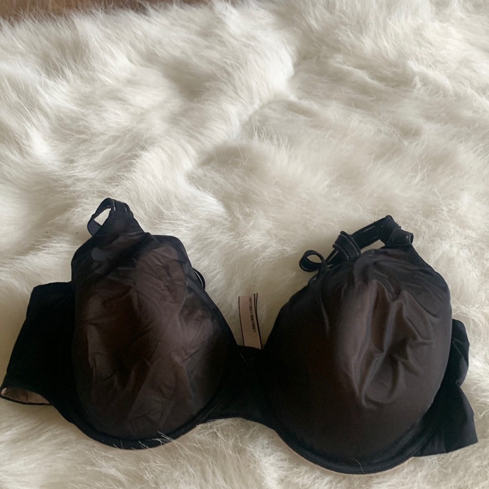 Victoria’s Secret t-shirt bra